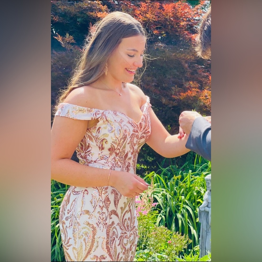 Stunning rose gold prom dress!!